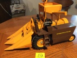 MM Uni-tractor with picker/sheller