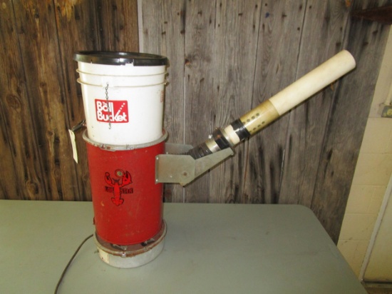 Lobster Tennis Ball Machines Model 201 Tennis Ball Launcher