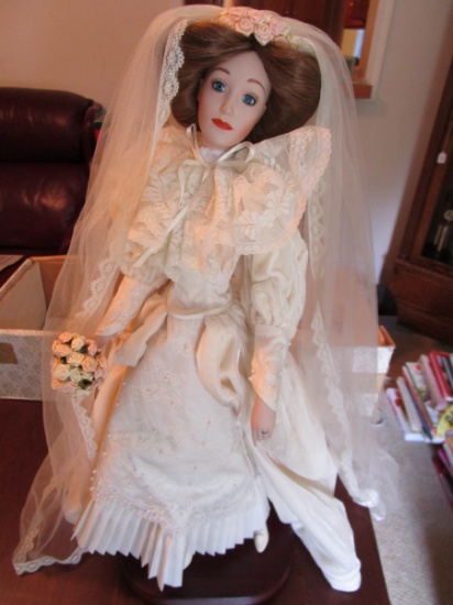 Franklin Heirloom Dolls Bride
