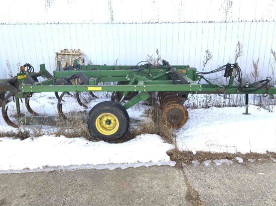 John Deere 714, 9 Shank, 14' Chisel Plow