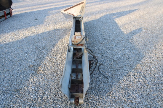 Cardinal 16' Elevator
