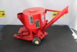 IH Feed Grinder Mixer  1/16 Scale