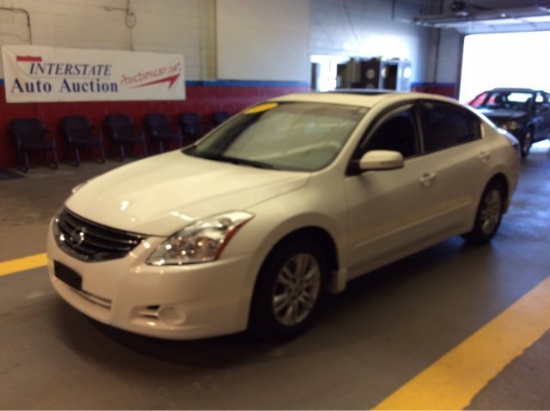 2010 Nissan Altima ONLY 87K MILES!
