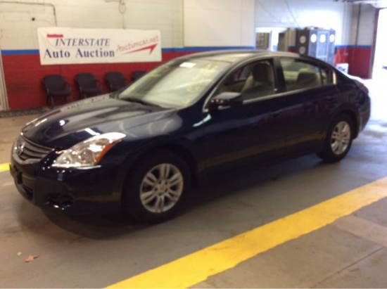 2010 Nissan Altima LOW MILES!