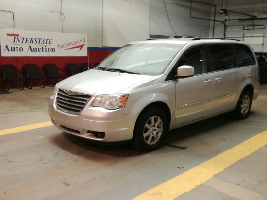 2010 Chrysler Town & Country