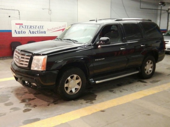 2002 Cadillac Escalade AWD LOW MILES!!