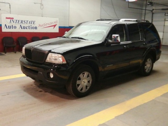2003 Lincoln Aviator AWD LOW MILES!!