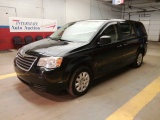 2008 Chrysler Town & Country LOW MILES!!