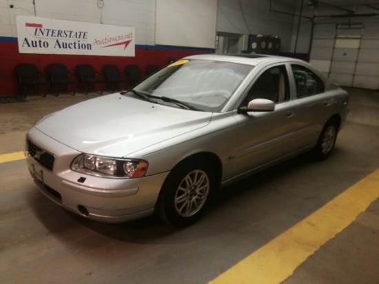 2005 Volvo S60 ONLY 85K MILES!!