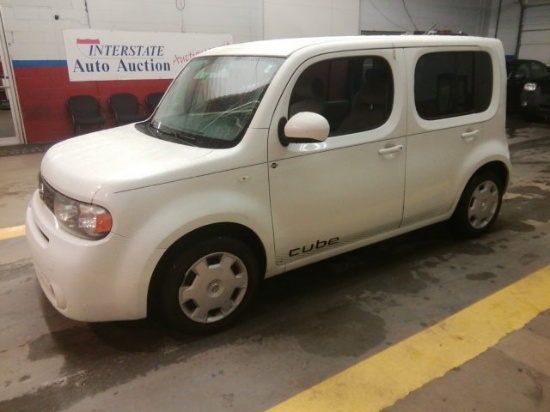 2010 Nissan cube LOW MILES!