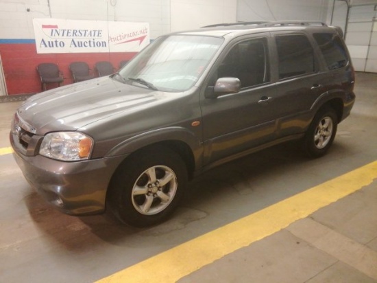 2005 Mazda Tribute 4x4 LOW MILES!!