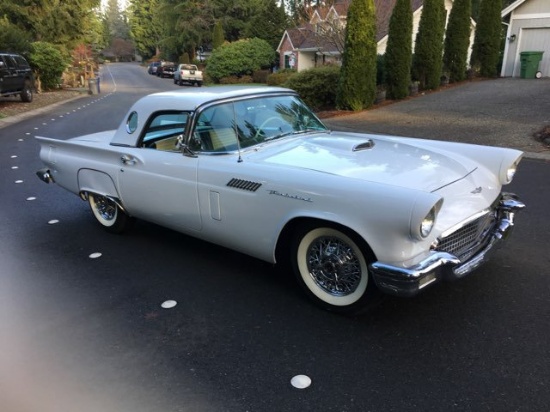 1957 Ford Thunderbird