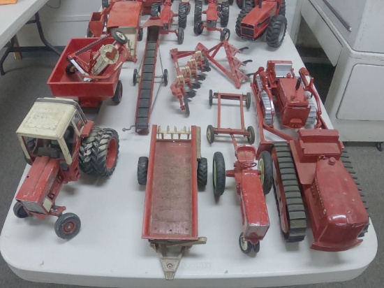 Lot 595- Tractors 15 No Reserve