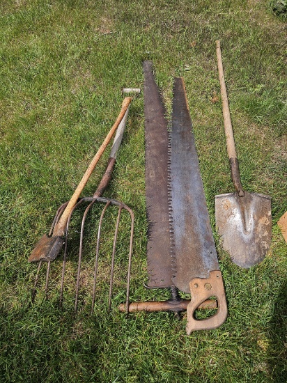 NO RESERVE - Vintage Yard Tools