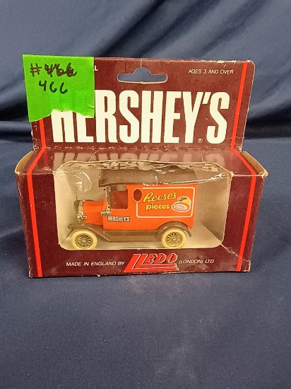 NO RESERVE - Hershey's Reese's Delivery Truck Model