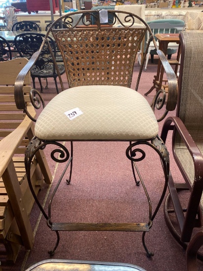 1 bar height chair , wicker and Metal