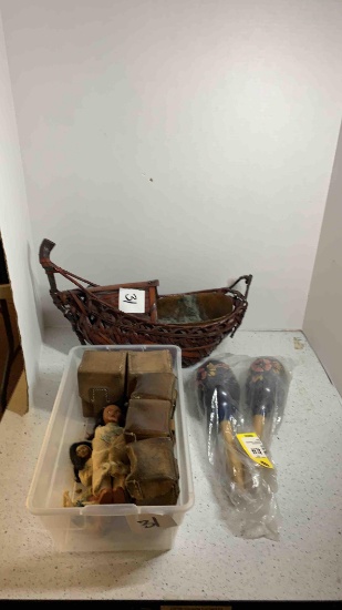 Planter with a copper liner, maracas, leather pouches, 2 little dolls