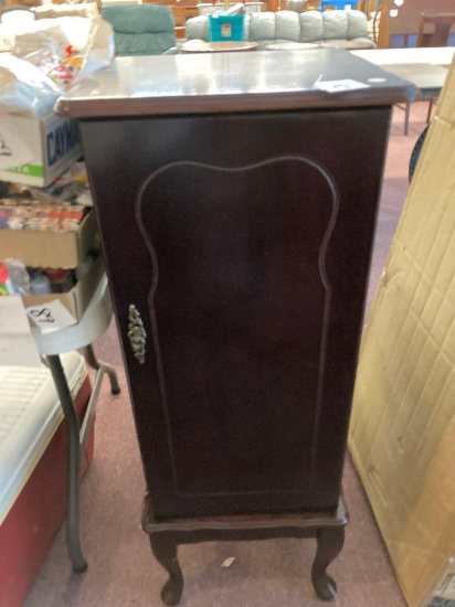 Jewelry armoire