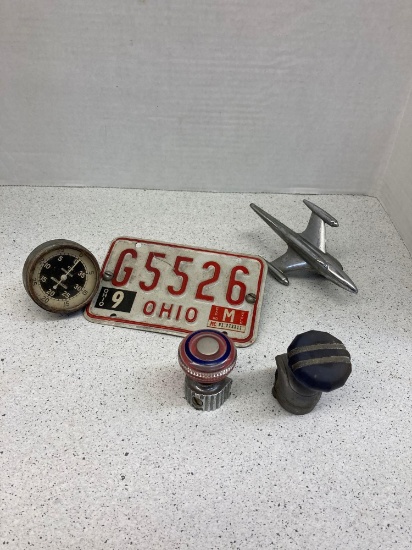 vintage spinner knobs put ornament motorcycle plate Stewart Warner gauge
