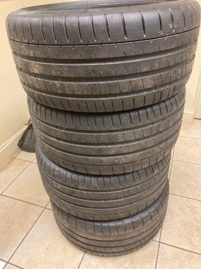Set a four good used Michelin tires see picture for size number
