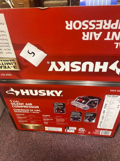 husky 1 gallon, silent air compressor open box item appears new