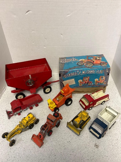 Grandpa?s Classic Car Toy with box, Toy Cars Metal and Plastic