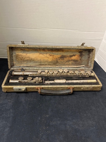 antique Armstrong flute and case