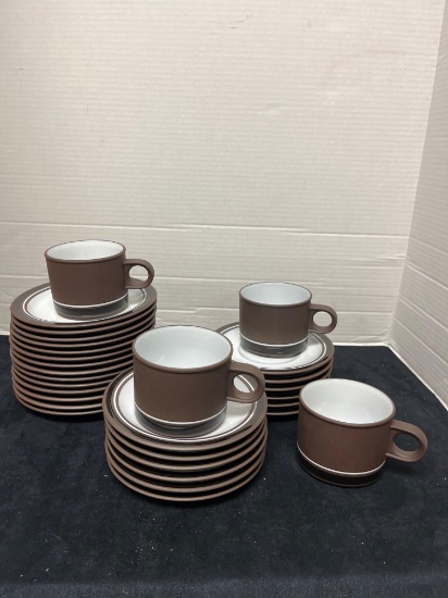 Hornsea Contrast dinnerware12 sauces 4 cups and 14 bread plates
