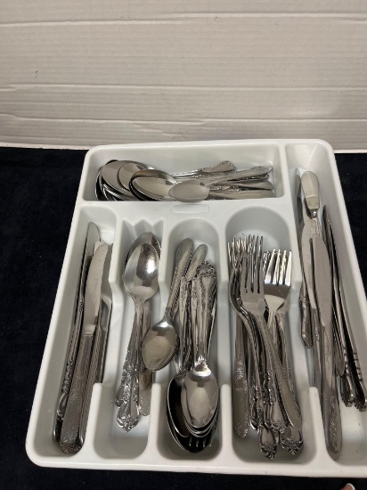 mixed lot of stainless flatware