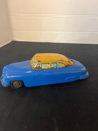 Lot of 2 vintage toy cars blue die cast MARX car with driver and passenger see pictures and green