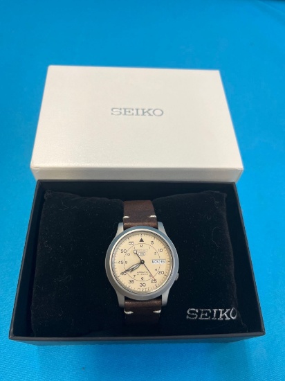 Seiko 21 Jewel Automatic Mans Watch New Old Stock