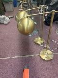 2 lamps