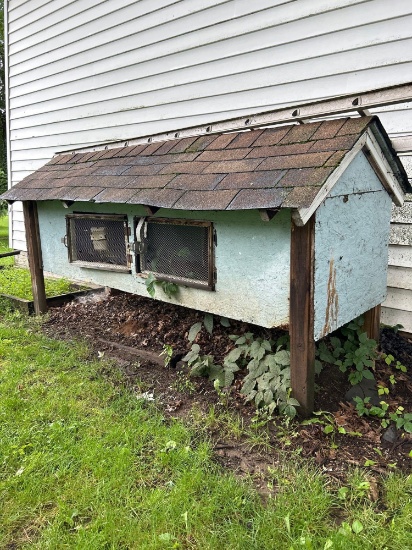 bunny rabbit hutch