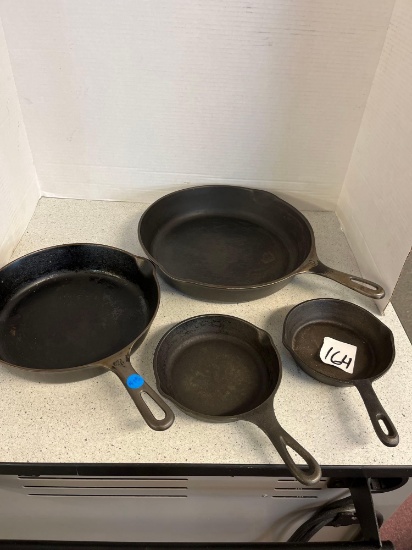 5 cast iron skillets #7 Griswald #10 USA small Lodge and unmarked small skillet