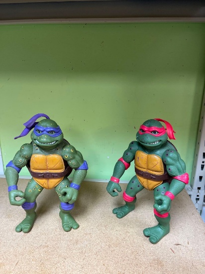Pair of 1992 Teenage Mutant Ninja Turtles 13 inches tall