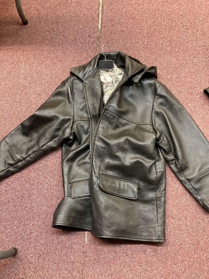 custom made sportswear Hartville Ohio size 44 leather hooded jacket