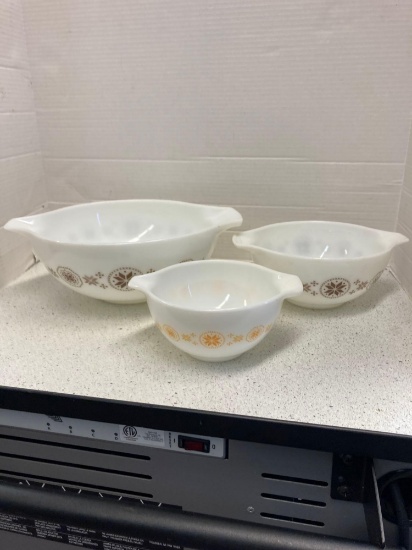 Pyrex Town and Country 3 bowl Cinderella set