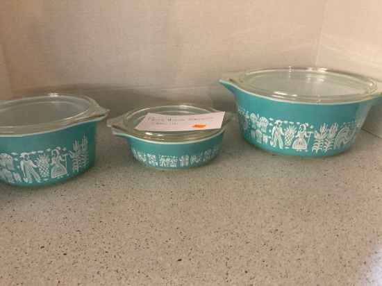 Pyrex Amish butter print casseroles