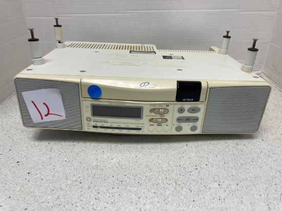 General electric space maker AM/FM compact disc player