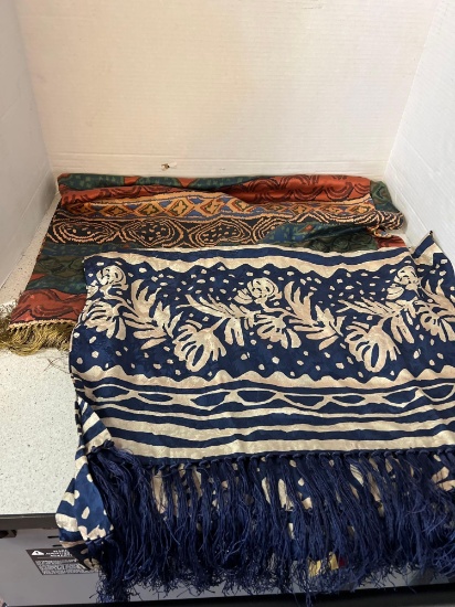 2 Chinese silk table runners