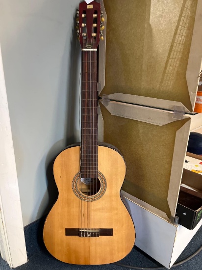 NorMa classic guitar model cg100