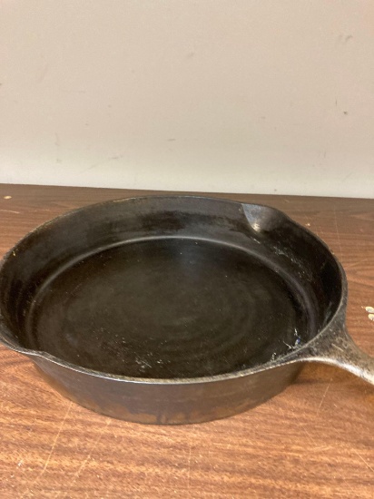 Wagner ware 1062 12 inch cast iron skillet