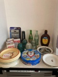 Mixed lot insulators bottles etc