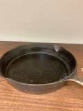 Wagner ware 1062 12 inch cast iron skillet