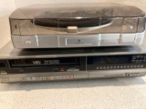 Teknika VHS IT Turntable