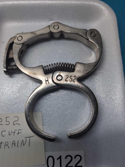 Police H252 handcuff restraint