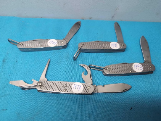 4 Camillus US military pocket knives
