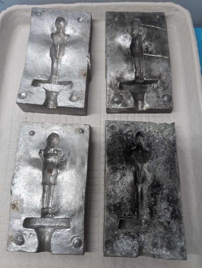 WW II Kilroy Was Here pregnant molds