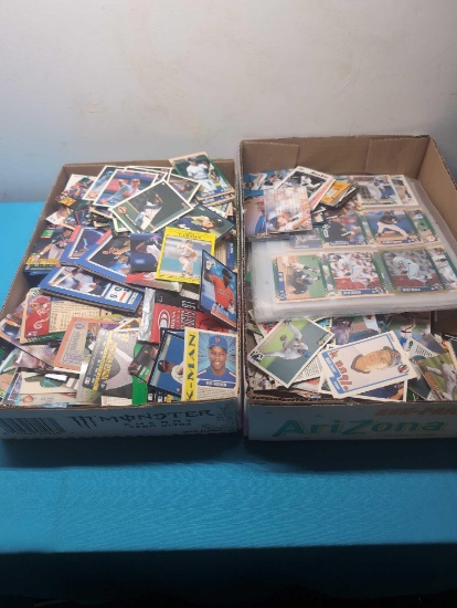 Lot of baseball cards