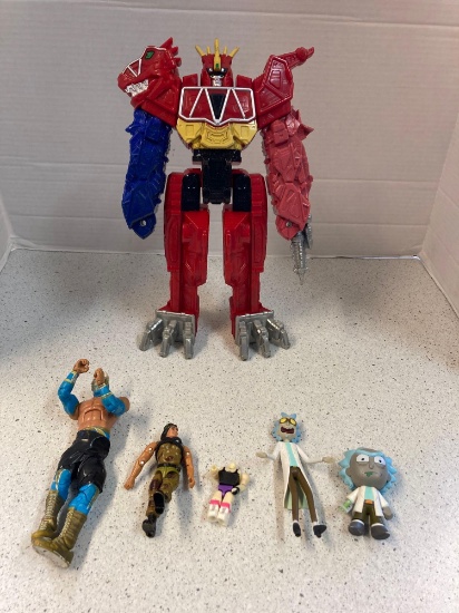 Power Rangers megazord and other small figures